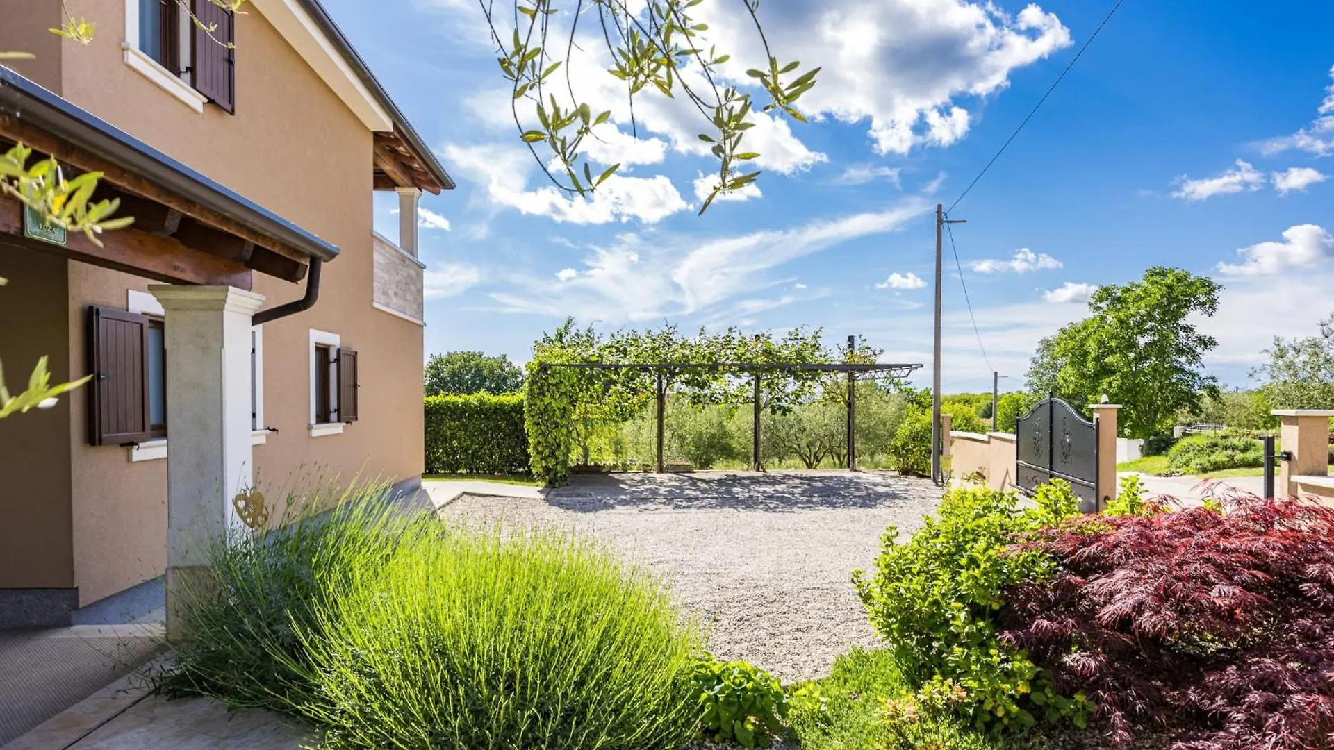 Villa Roza Basici